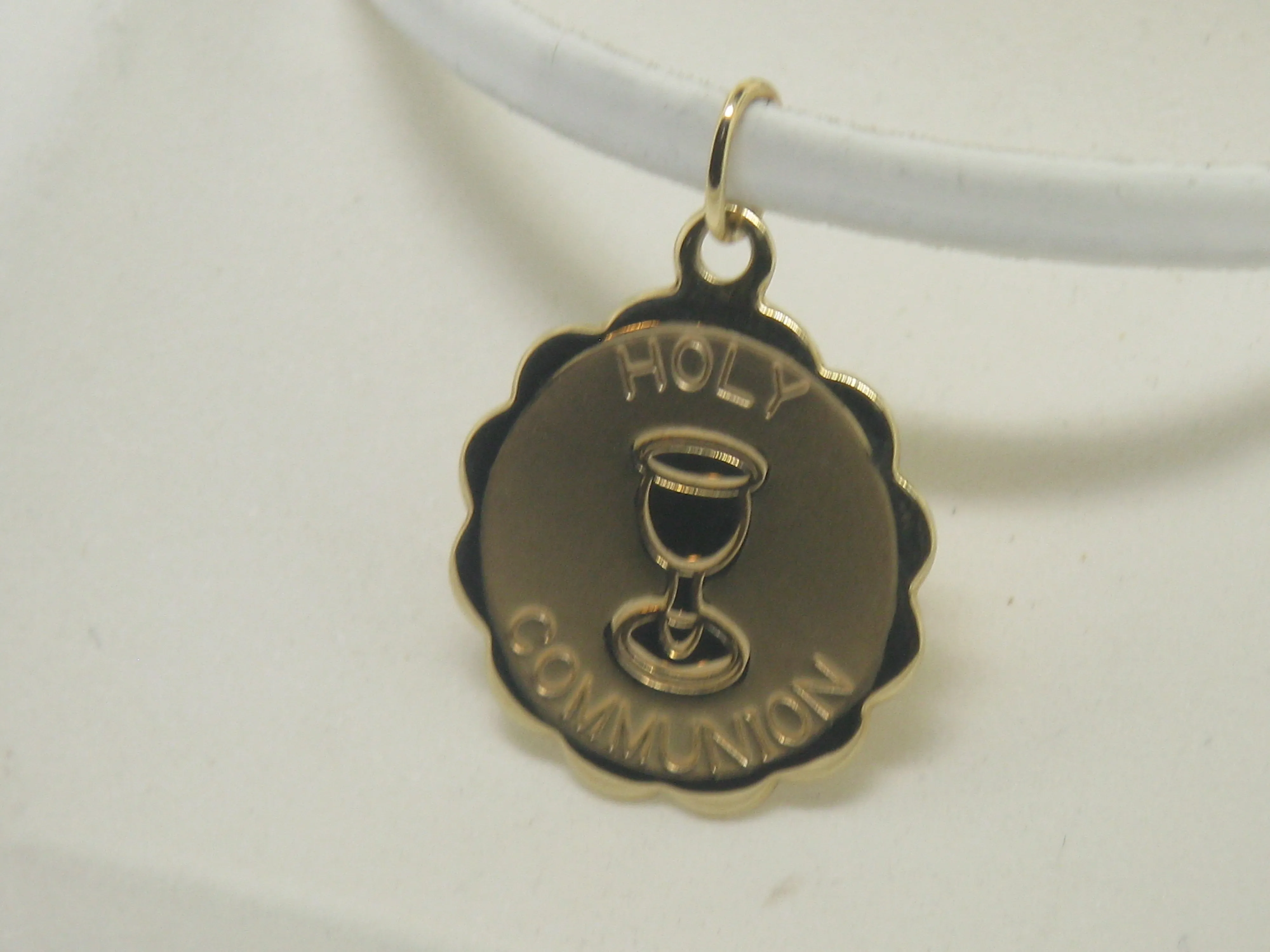 14K Yellow Gold Holy Communion Disc Medal Pendant