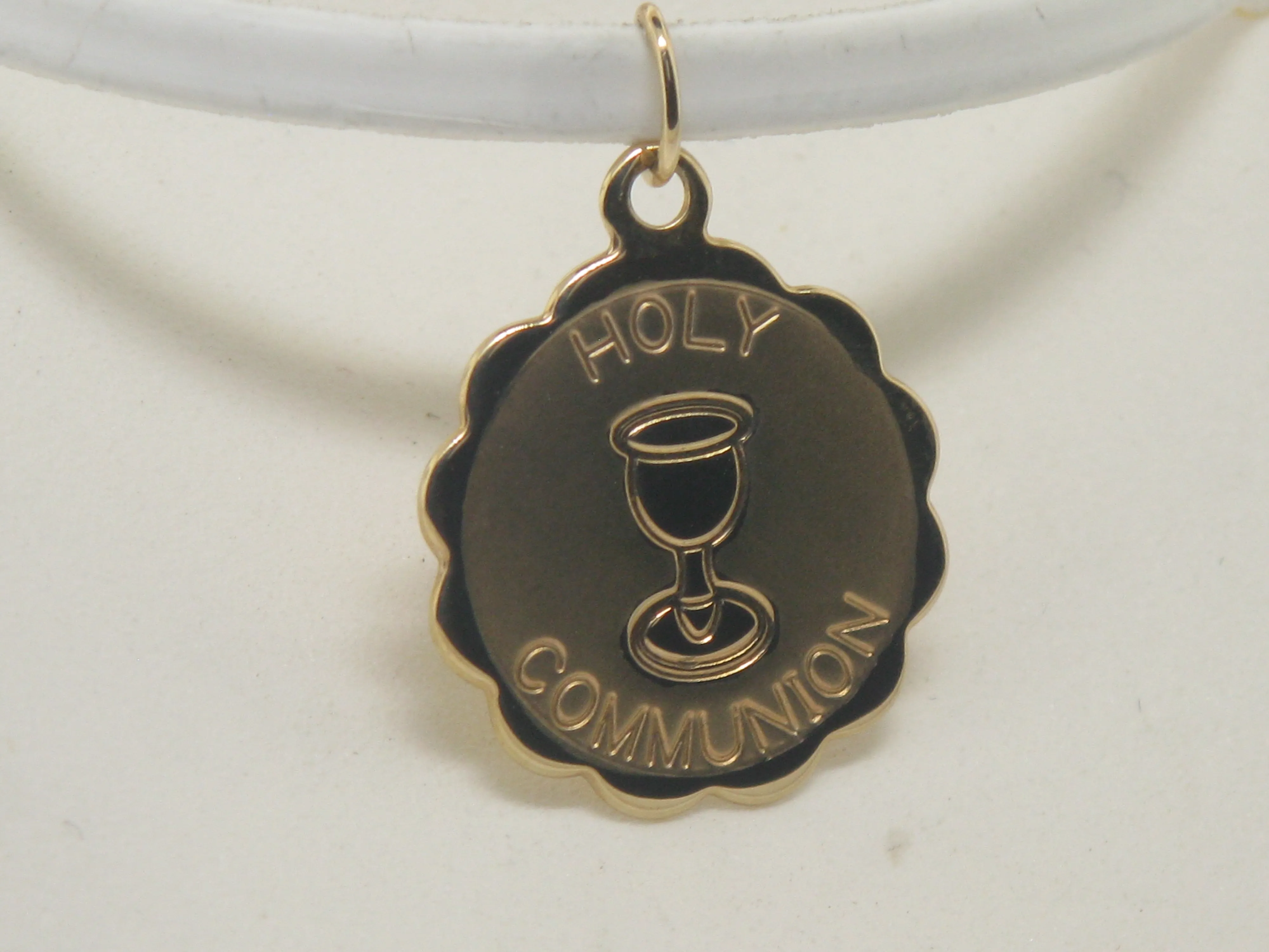 14K Yellow Gold Holy Communion Disc Medal Pendant