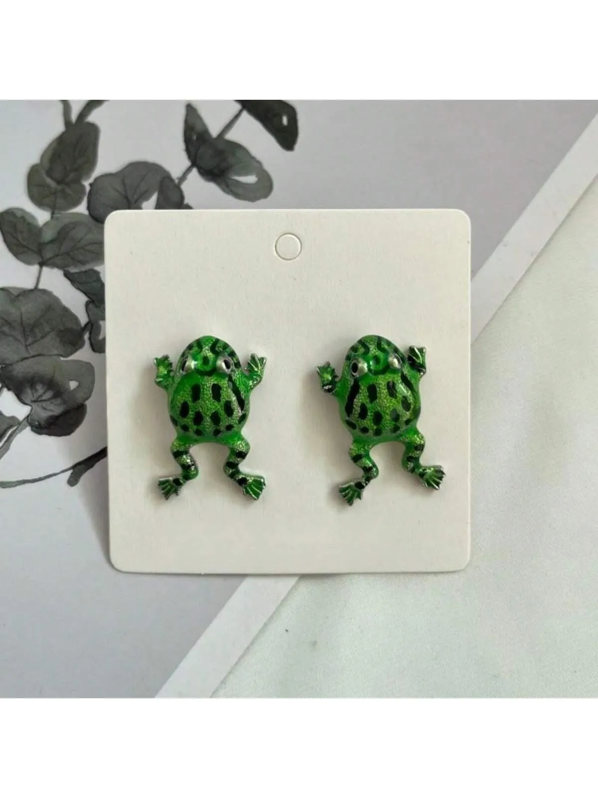 1pc Exaggerated Green Lizard ,Frog Ear Clip Toy - Fashionable Gecko Ear Bone Clip Toy For Halloween Gifts