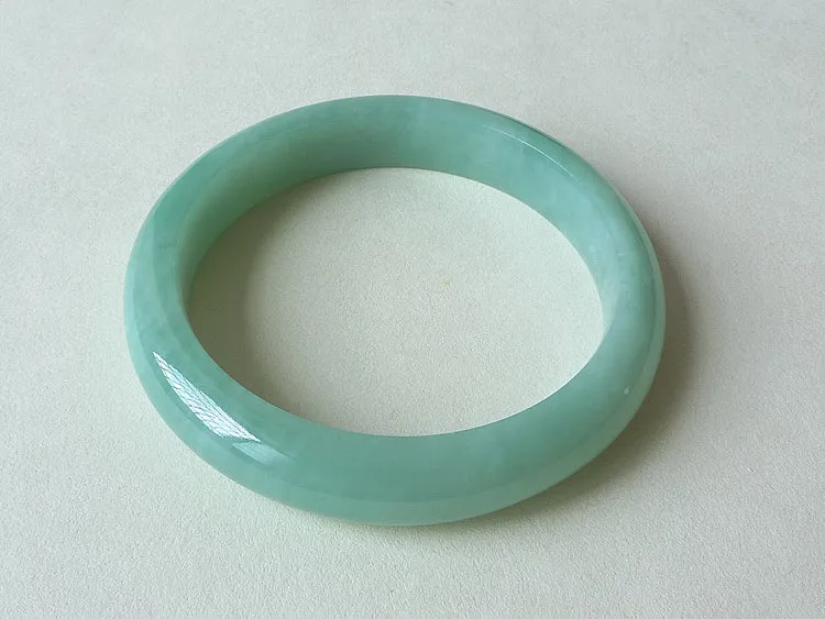 Natural Jade Bangle Jadeite Bangle Internal Diameter 59.2mm BER066