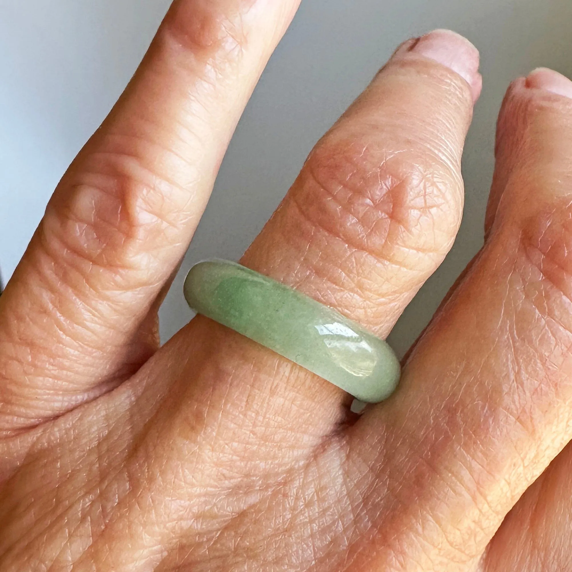 Vintage Moss in Snow Jade Ring Band